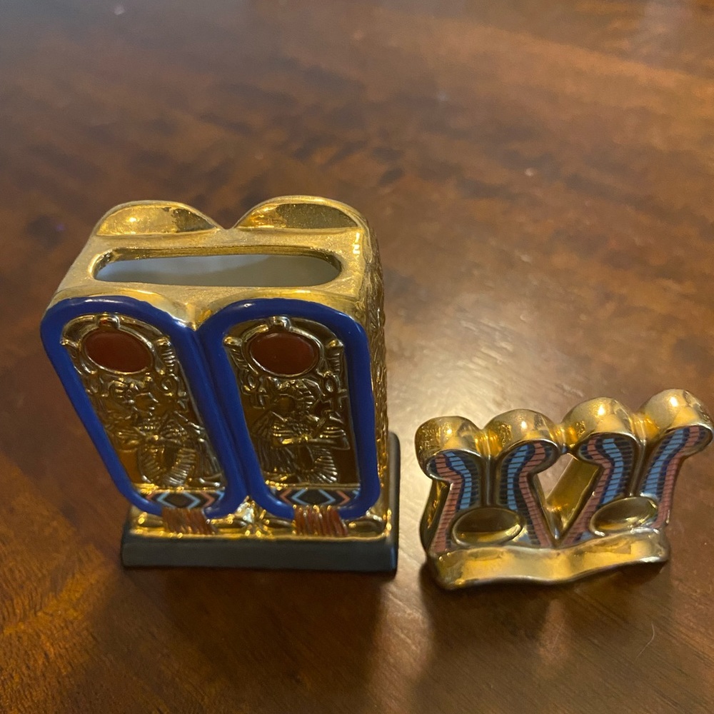 The Franklin Mint "Cartouche-Shaped Box" - Picture 4 of 5